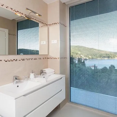 Dupcic - Five-bedroom With Private Pool And Sea View *