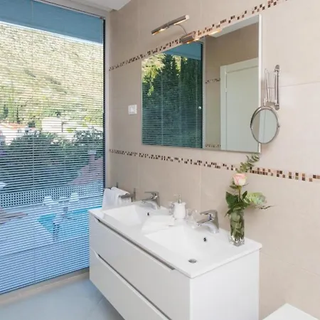 Daire Dupcic - Five-bedroom With Private Pool And Sea View Zaton (Dubrovnik-Neretva)