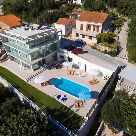 Dupcic - Five-bedroom With Private Pool And Sea View Daire