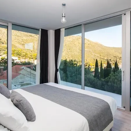 Dupcic - Five-bedroom With Private Pool And Sea View